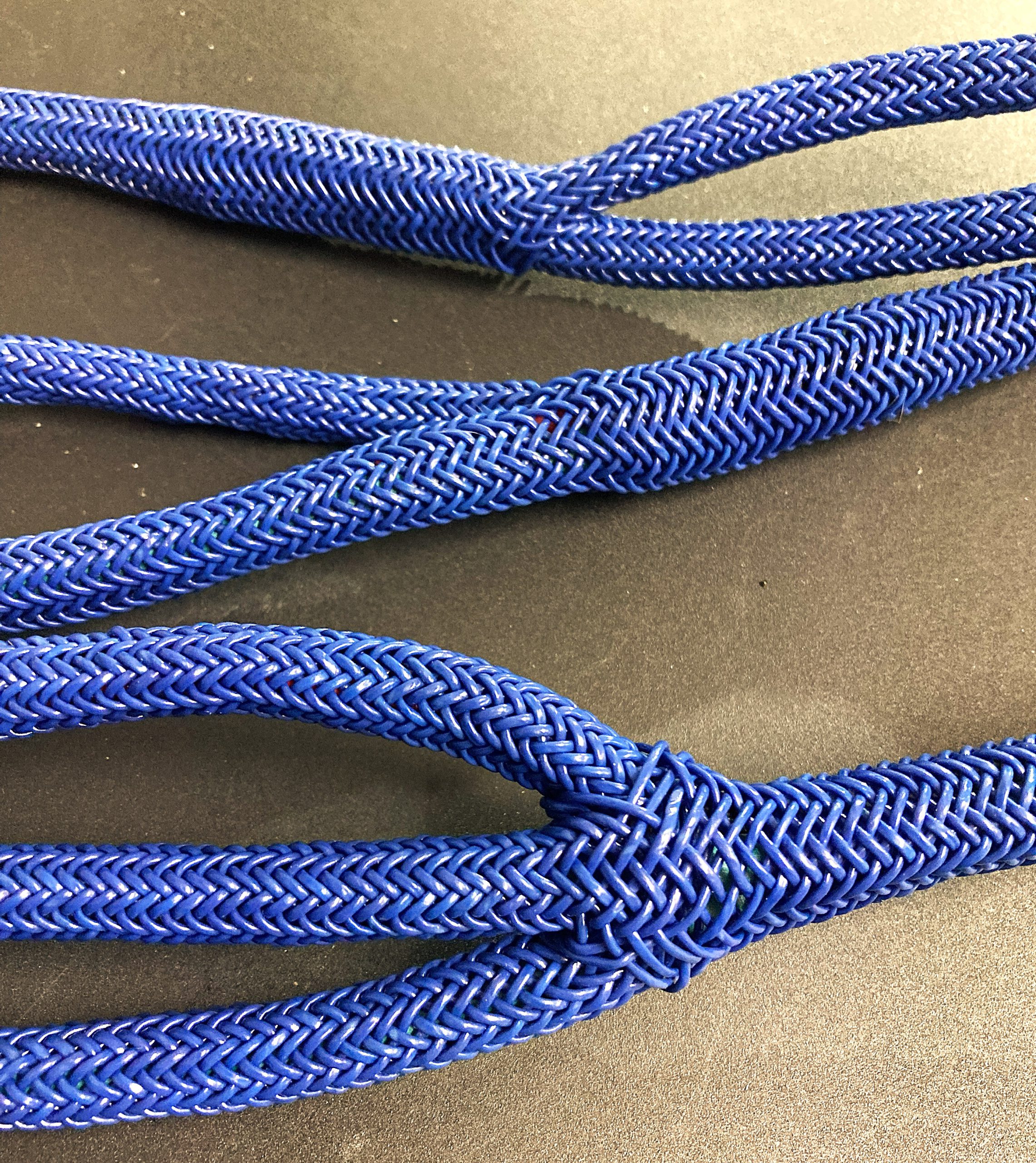 High-performance cable braiding detail